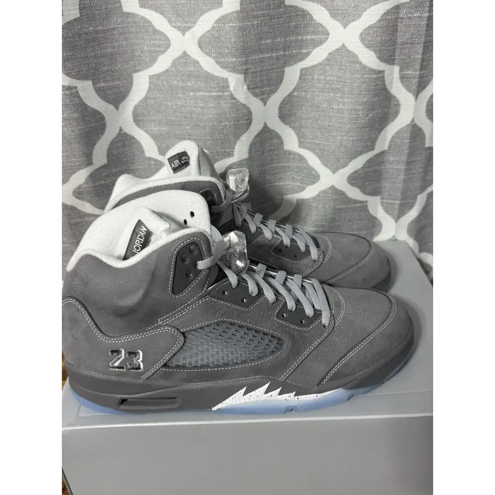 Nike Air Jordan 5 Retro Wolf Grey Size 13 DD0587-002 BRAND NEW AUTHENTIC